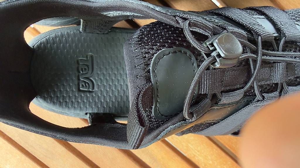Scarpe da donna: Teva Hydratek Sandalen wie neu  – Usato da Grabs venduto da Milmo-MW 3