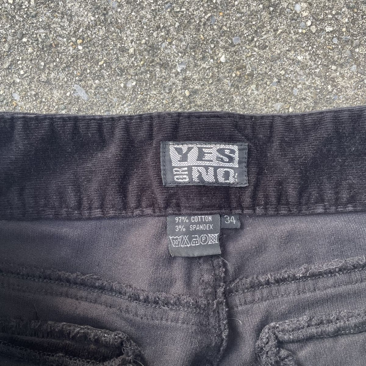 Yes Or No Jeans: Black corduroy flared jeans  – Usato da Fribourg venduto da tinavon 2