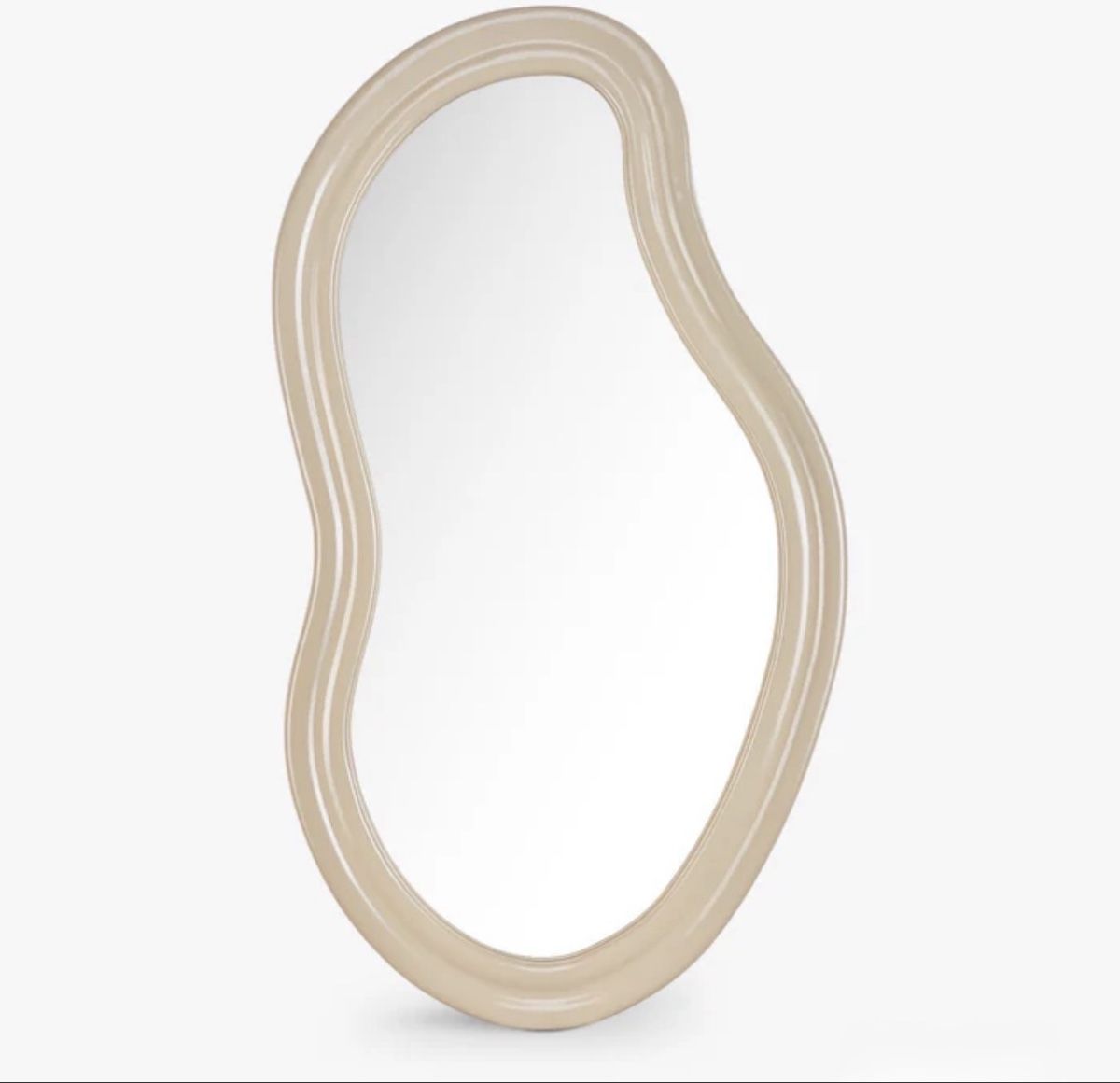 Miroirs: Spiegel in organischer Form, beige – D'occasion à Zürich par XChange 1
