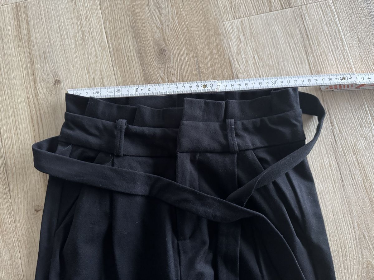 Vero Moda Pantaloni: Vero Moda S Stoffhose schwarz – Usato da Kloten venduto da now20160 4