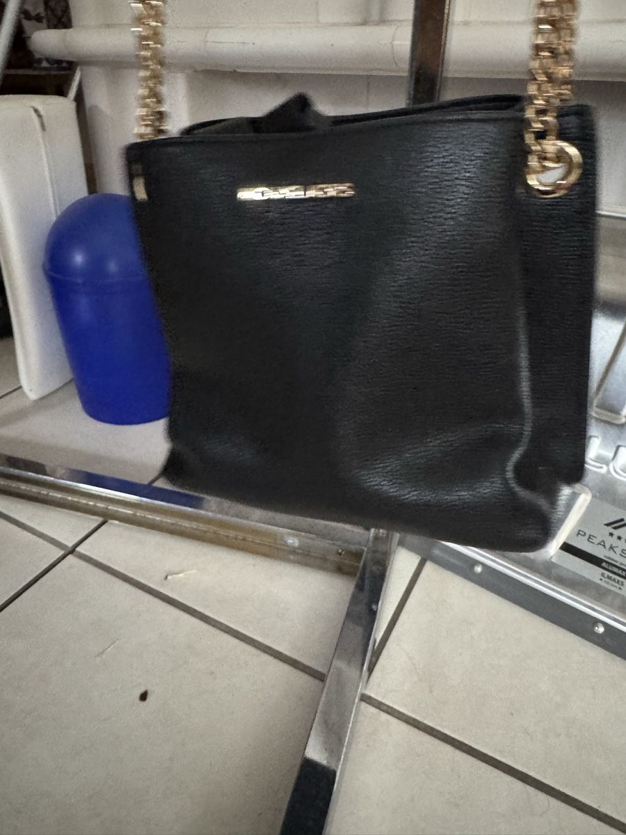 Michael Kors Taschen für Damen: Umhängetasche – Gebraucht aus Lutzenberg von KatharinaM01