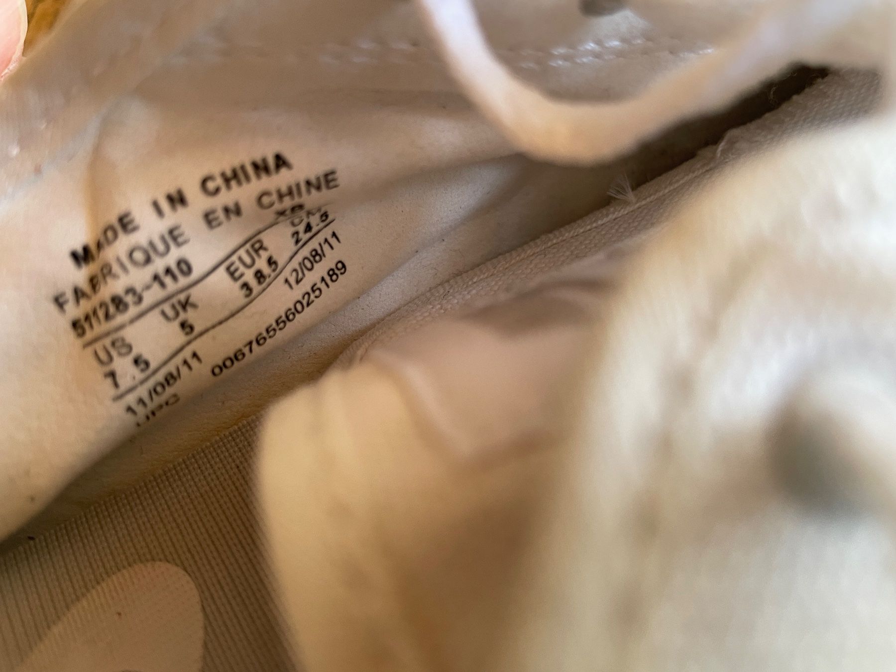 Nike Scarpe da donna: Nike Stoff Sneaker weiss Gr. 38,5 – Usato da Münsingen venduto da Secondhand89 3