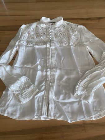 Modische Seidenbluse von Sandro, Gr. 1, cremeweiss