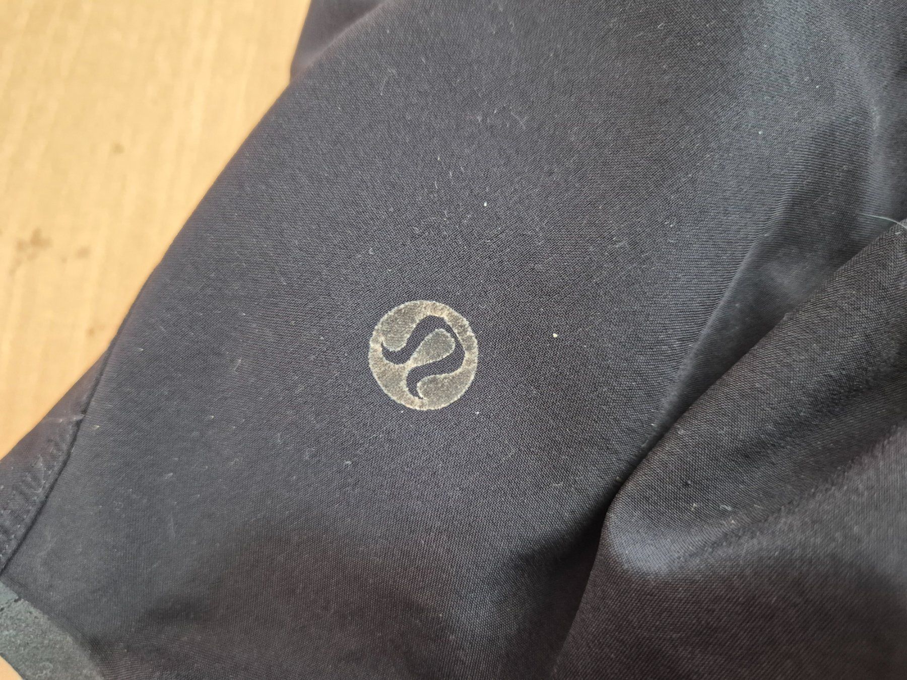 Lululemon Pantaloni: Lululemon shorts – Usato da Niederwil SG venduto da javatux 2