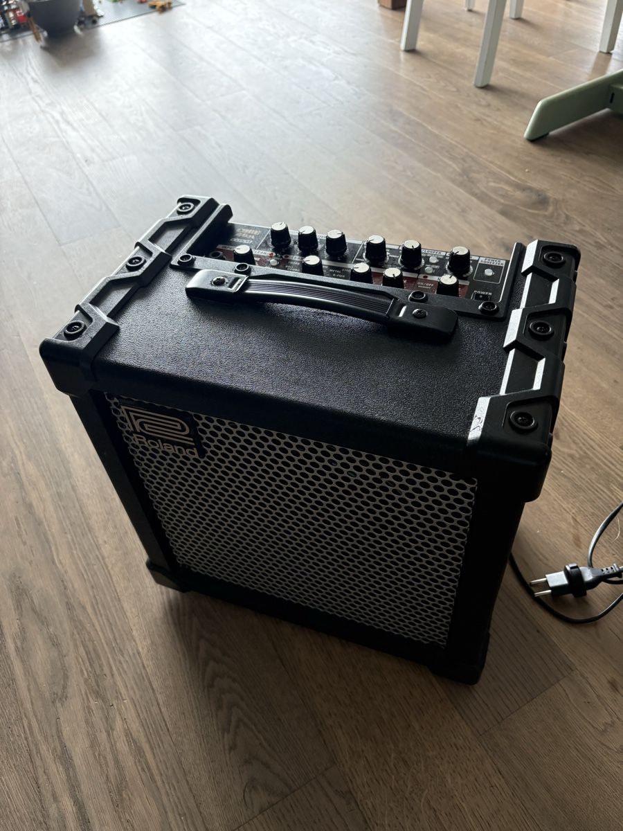 Roland Amplificatori: Roland Cube 40XL – Usato da Nyon venduto da Phoschi