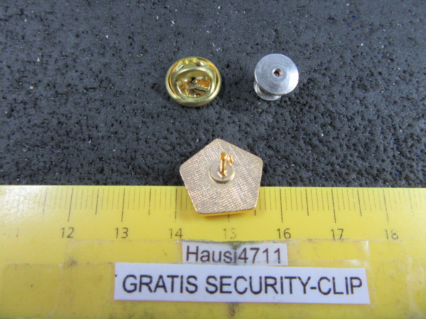 Chrysler Plaketten & Abzeichen: CHRYSLER AUTO LOGO PIN ENAMEL MIT SECURITY-CLIP – Gebraucht aus Ettingen von Hausi4711 1