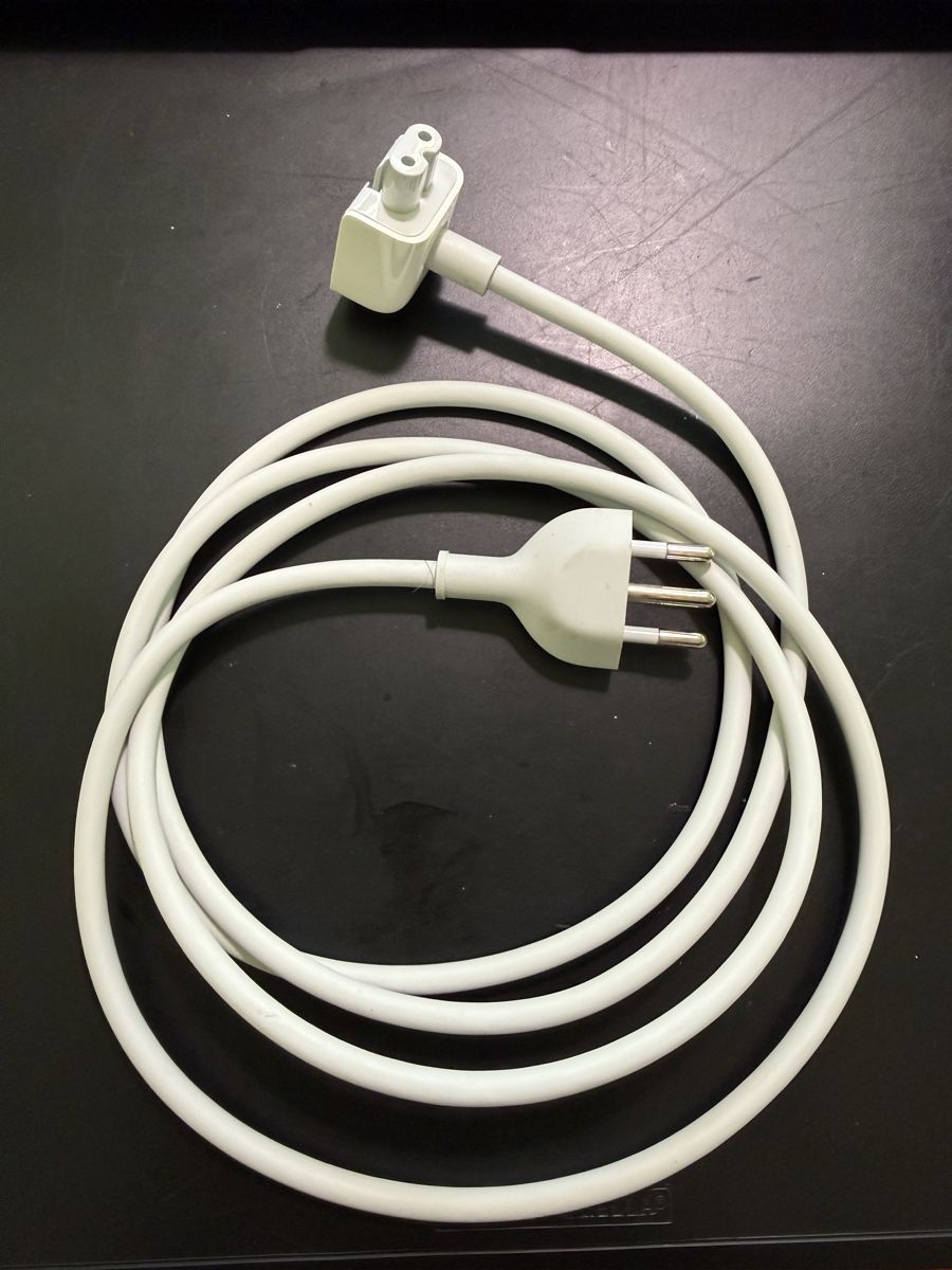 Apple Kabel: Apple Laptop Netzkabel – Neu (gemäss Beschreibung) aus Zürich von kuengka
