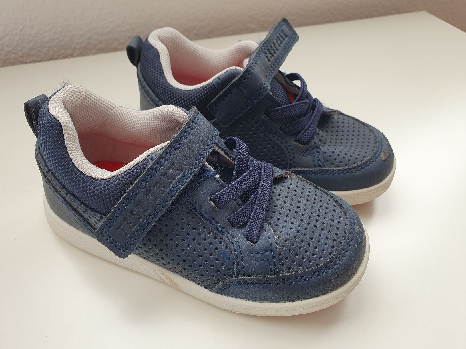 Scarpe per ragazzi: Turnschuhe Gr 23 – Usato da Niederönz venduto da STI88