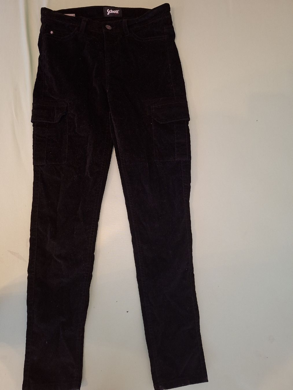Pantalons: pantalon – Neuf (Voir description) à Lausanne par dan_wh6c