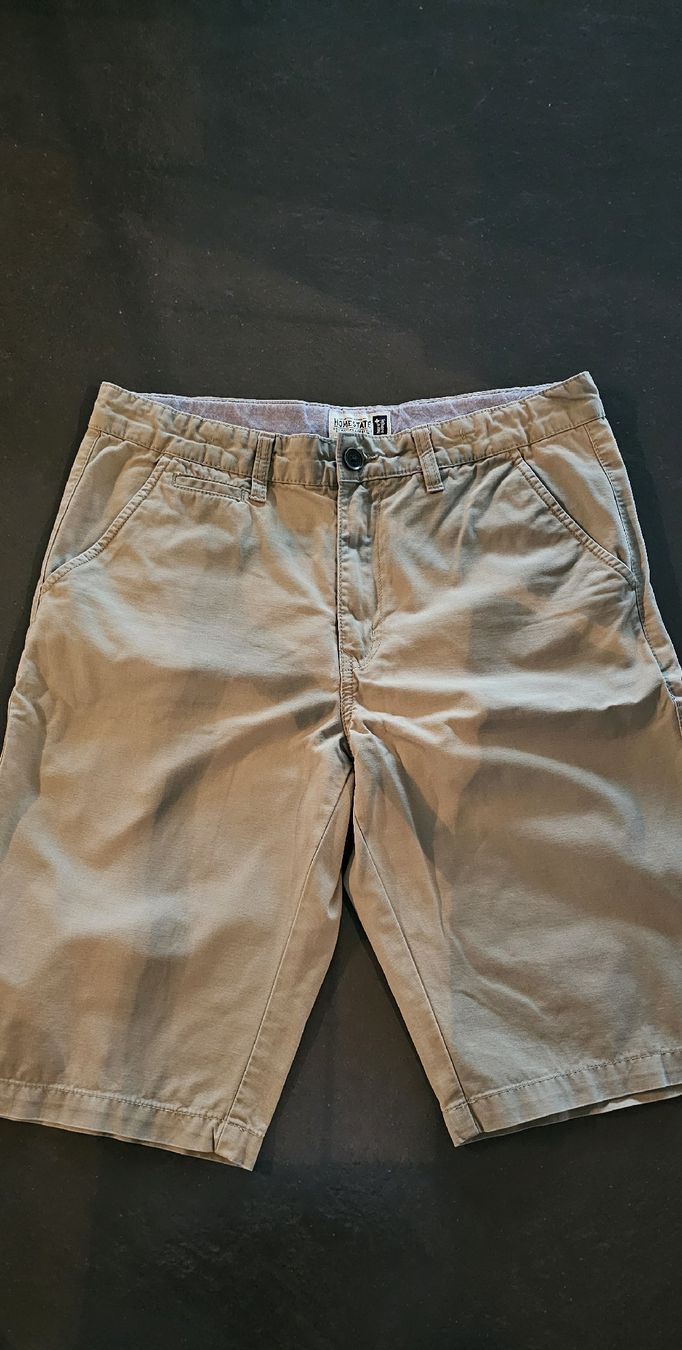 Pantaloni: Shorts – Nuovo (secondo la descrizione) da Richterswil venduto da furlan