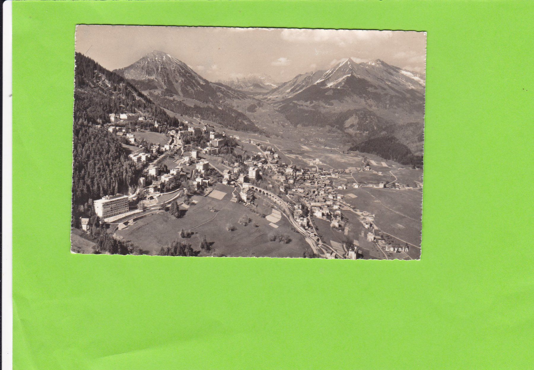Cartoline postali: Flugaufnahme LEYSIN – Usato da St. Peterzell venduto da neckertal