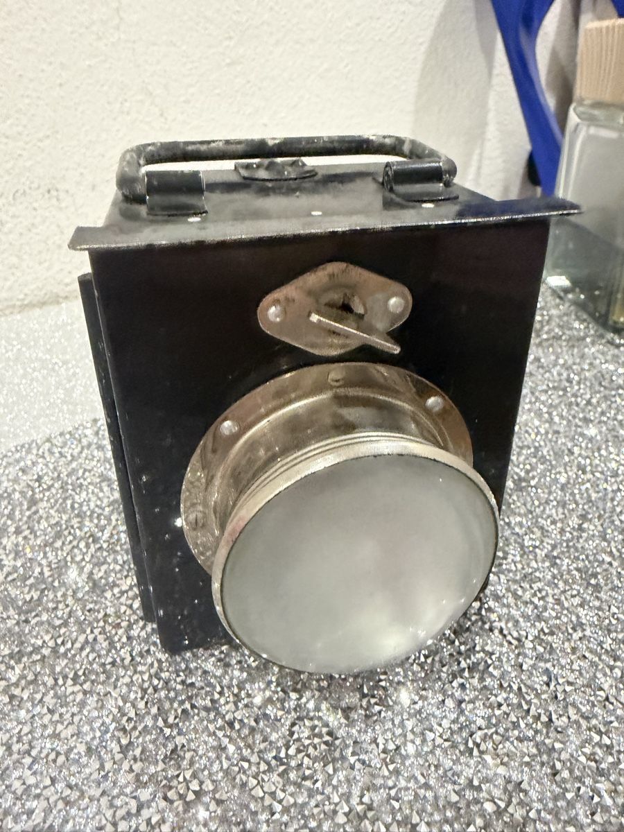Lampade: Alte Scheinwerfer. Antik Warnlampe Notleuchte – Usato da monte carasso venduto da Chanel82