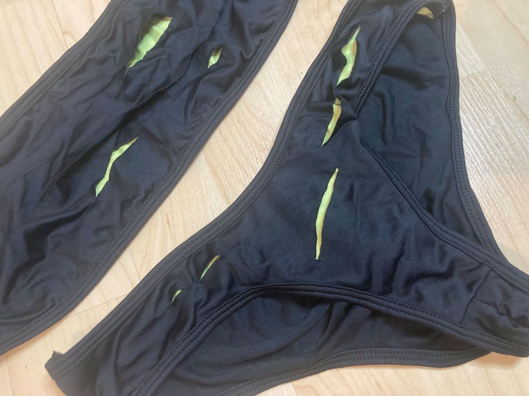 Badekleider & Bikinis: Sexy Damenbikini mit "CUTS" (Einschnitte) – Gebraucht aus Seuzach von  1