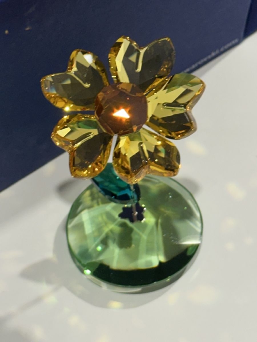 Swarovski Statuette: Swarovski Tanzende Blume Joy dancing flower – Nuovo e nell'imballaggio originale da Triesen venduto da zeysel