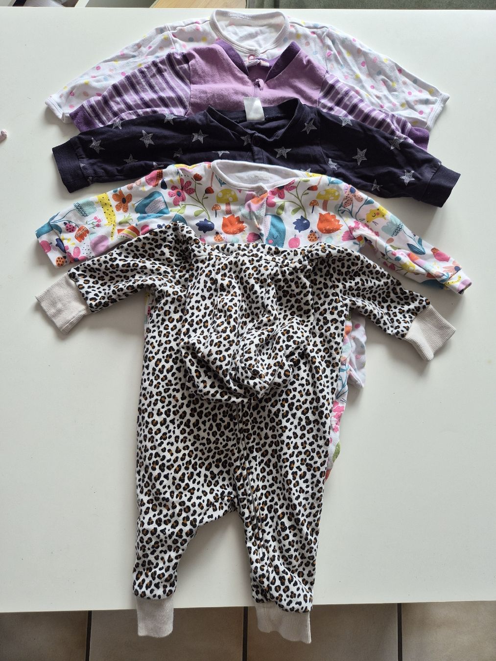 Lotti & Set di vestiti: Mädchenkleider Grösse 62/68 – Usato da Basel venduto da Joflu 2