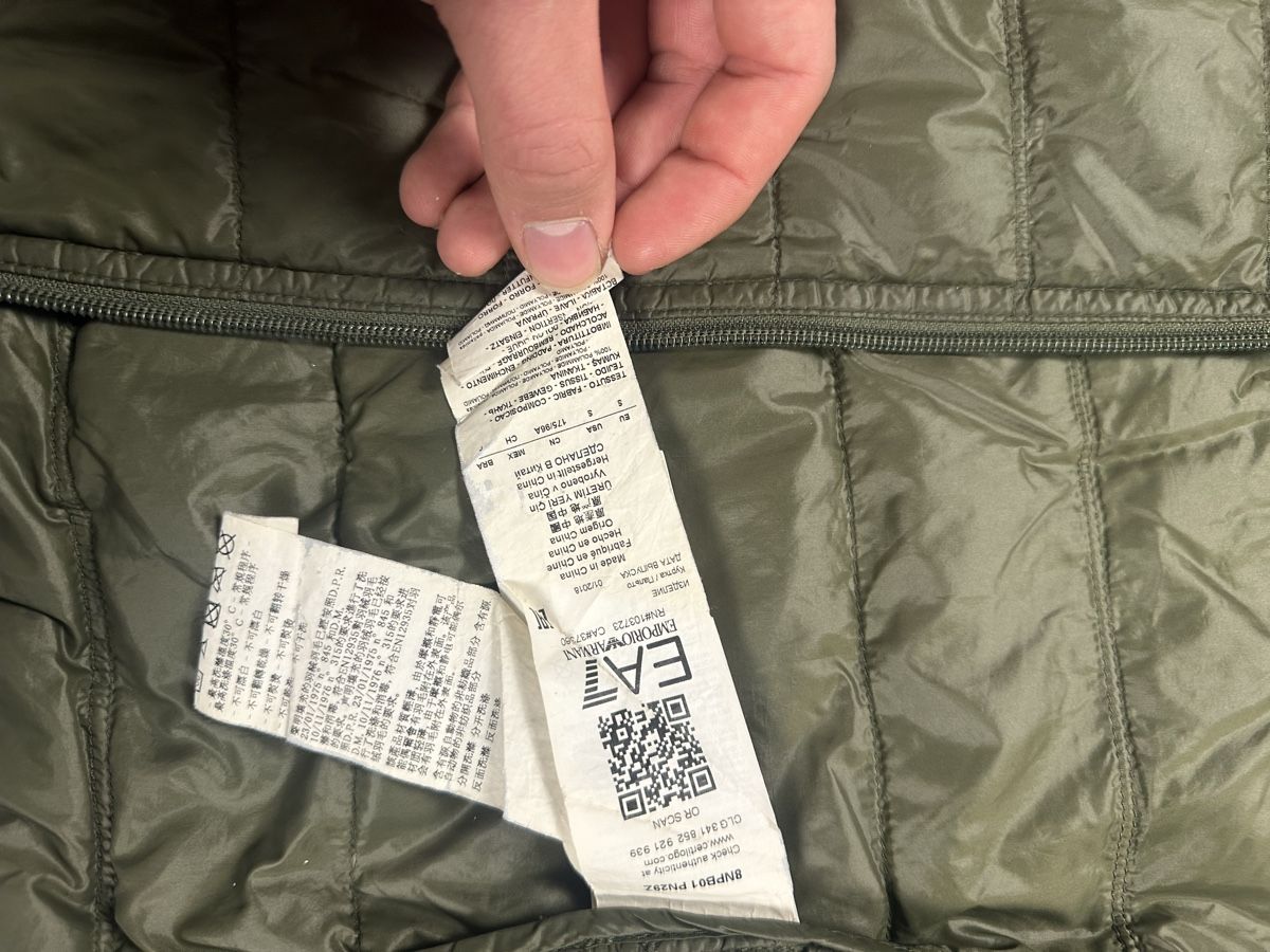 Armani Giacche: EA7 Daunenjacke Herren Khaki Grösse S  – Usato da Luzern venduto da 041Vintage 4