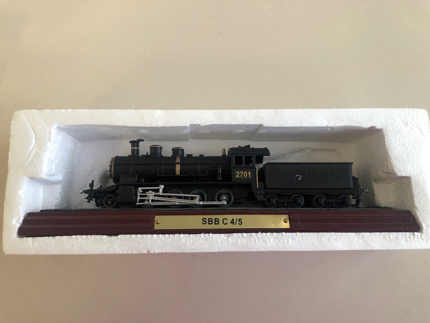 Kit di modellismo & Modellini statici: Lokomotive - Modell Collections ! – Nuovo (secondo la descrizione) da Brügg BE venduto da rutschimedizin 1