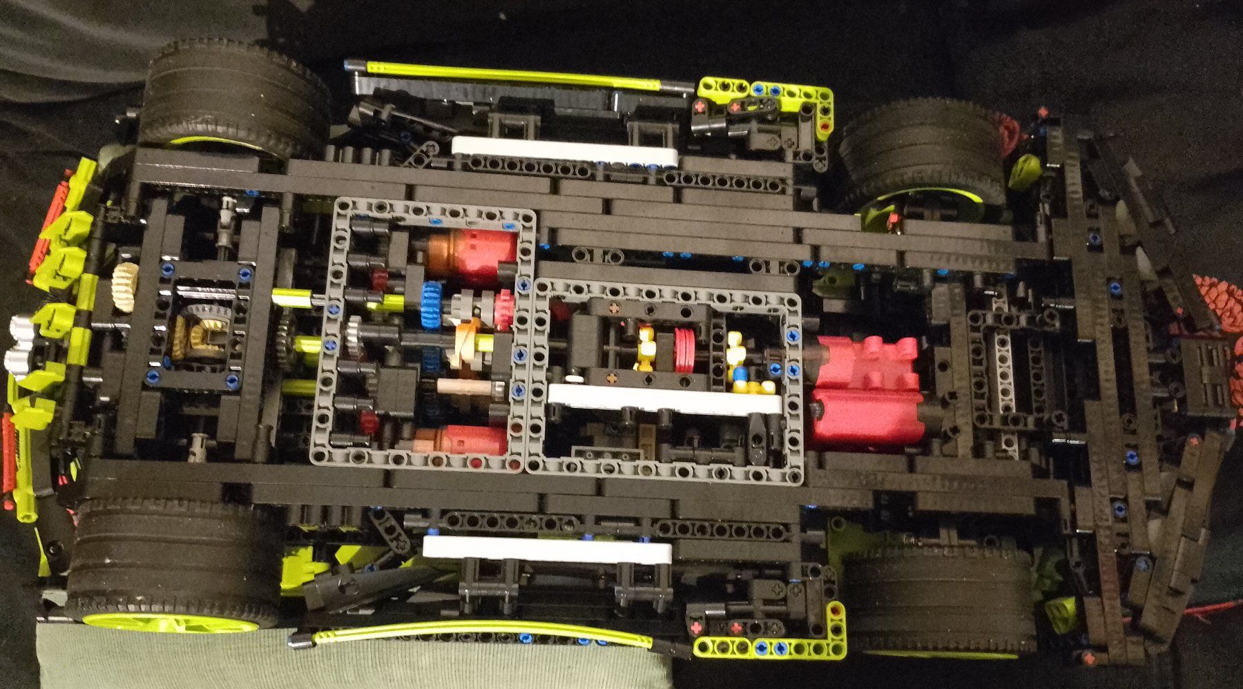 Lego Kit di costruzioni: Véhicule Technic Alt. Lego Bugatti Bolide monté sans boîte – Usato da Kaiseraugst venduto da superdjidane 1