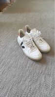 Baskets blanches tendance, parfaites pour l'été! Taille 42