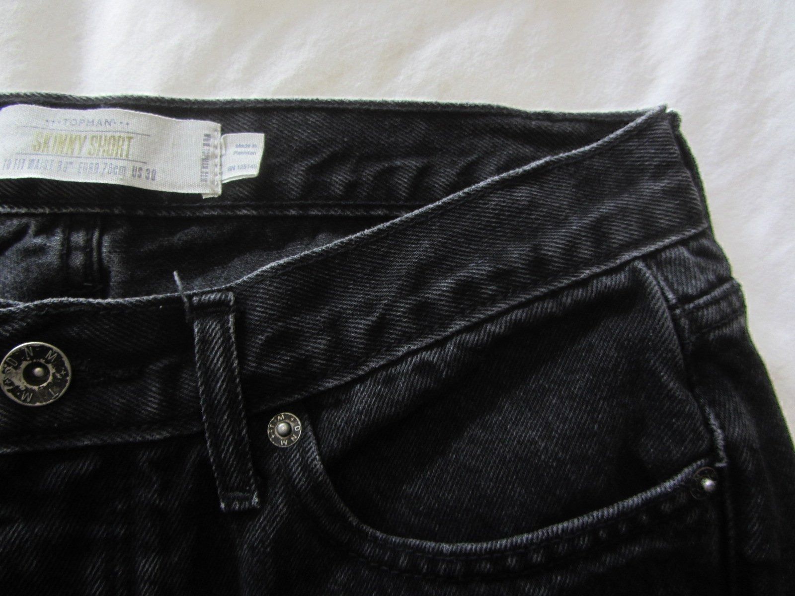 Jeans: TOPMAN - Jeansshorts schwarz 30 – Usato da Zürich venduto da Diazaio 3