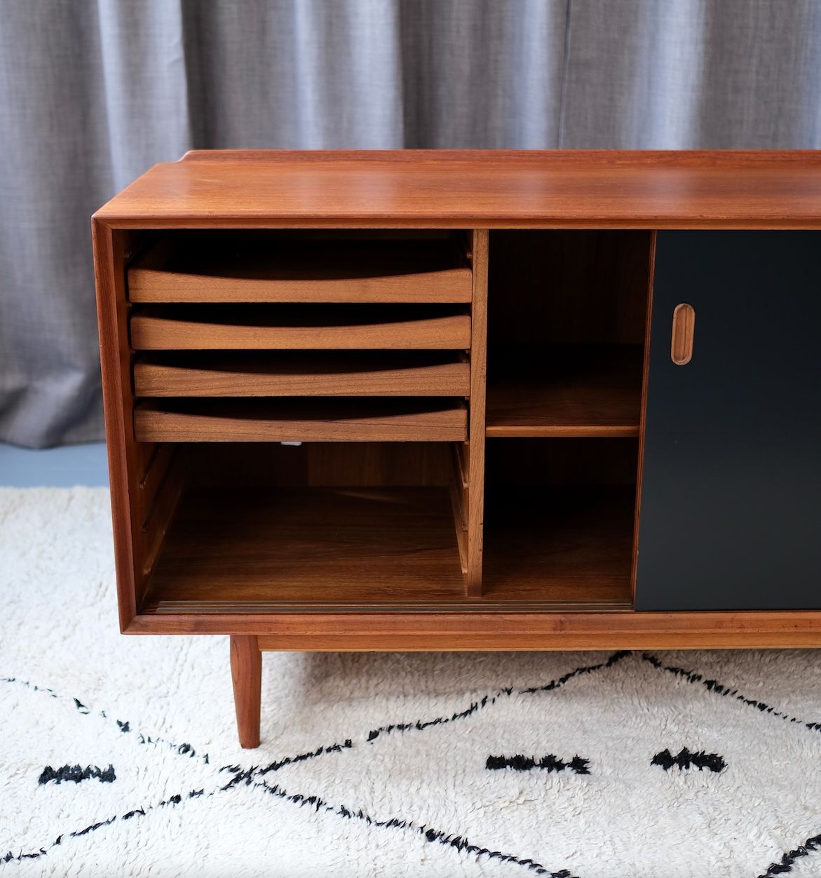 Credenze: Arne Vodder Modell OS11 Sideboard / Sibast, Denmark – Usato da Bern venduto da Zmodern_VIN 6