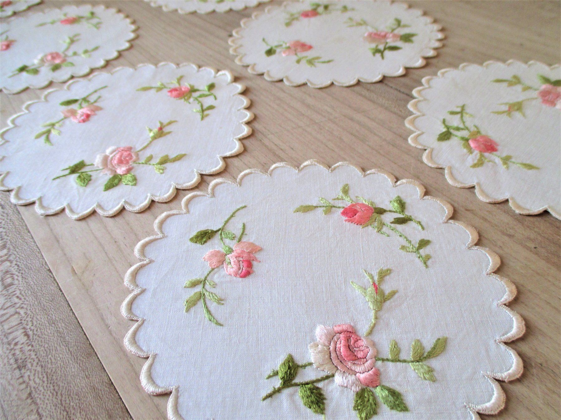 Sottobicchieri: 8 Jugendstil Untersetzer Seide Rosen – Usato da Rorschacherberg venduto da cavengia 2