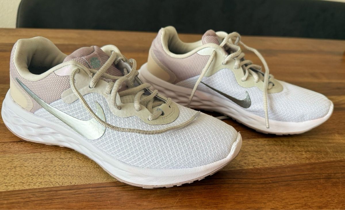 Nike Scarpe per ragazze: Nike Sport/Running Schuhe Grösse 38.50 – Usato da Horgen venduto da adr_6ynz 1