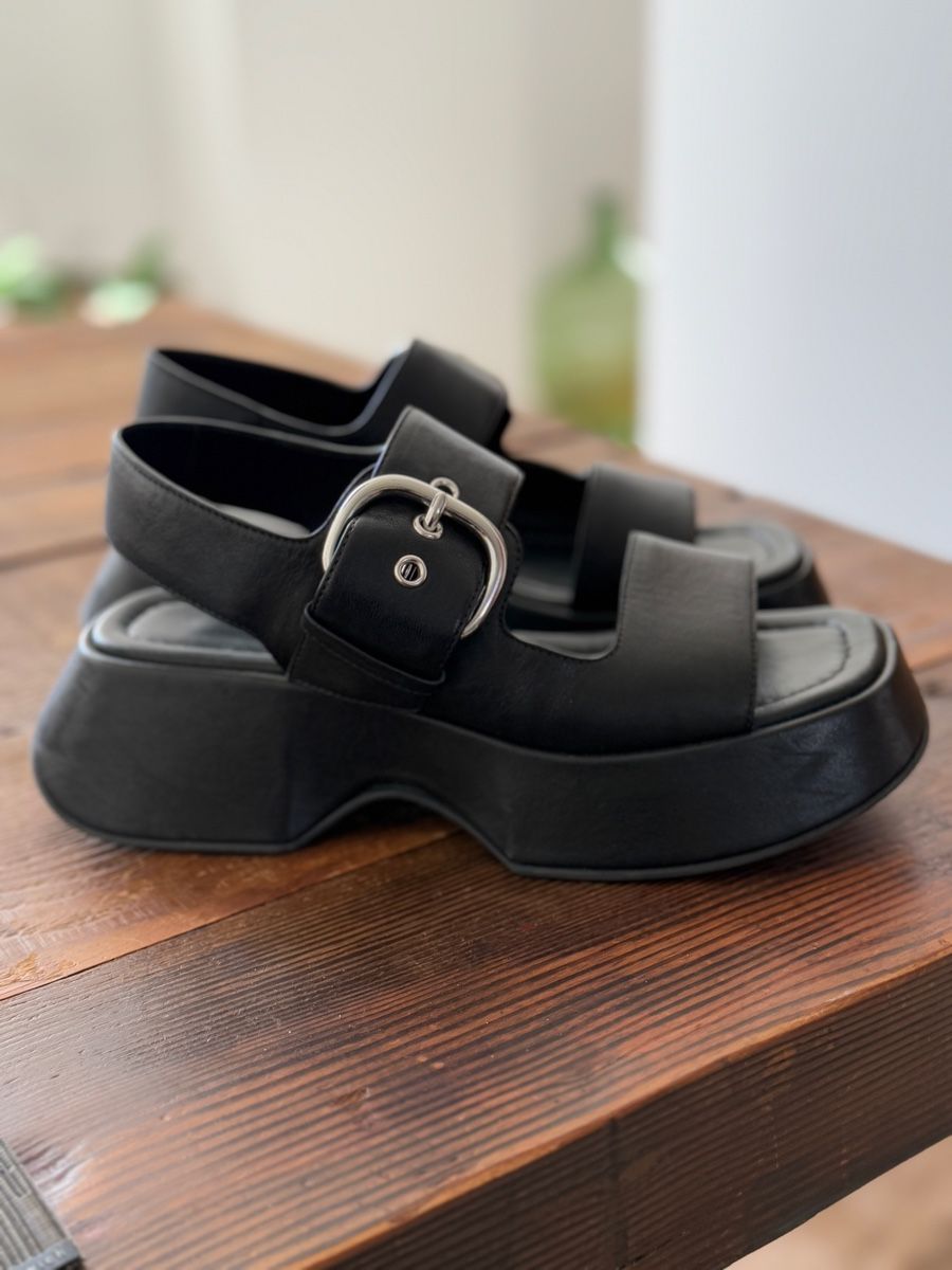 Vic Matié Chaussures femmes: Vic Matié Sandalen Grösse 38 – D'occasion à St. Urban par Miape