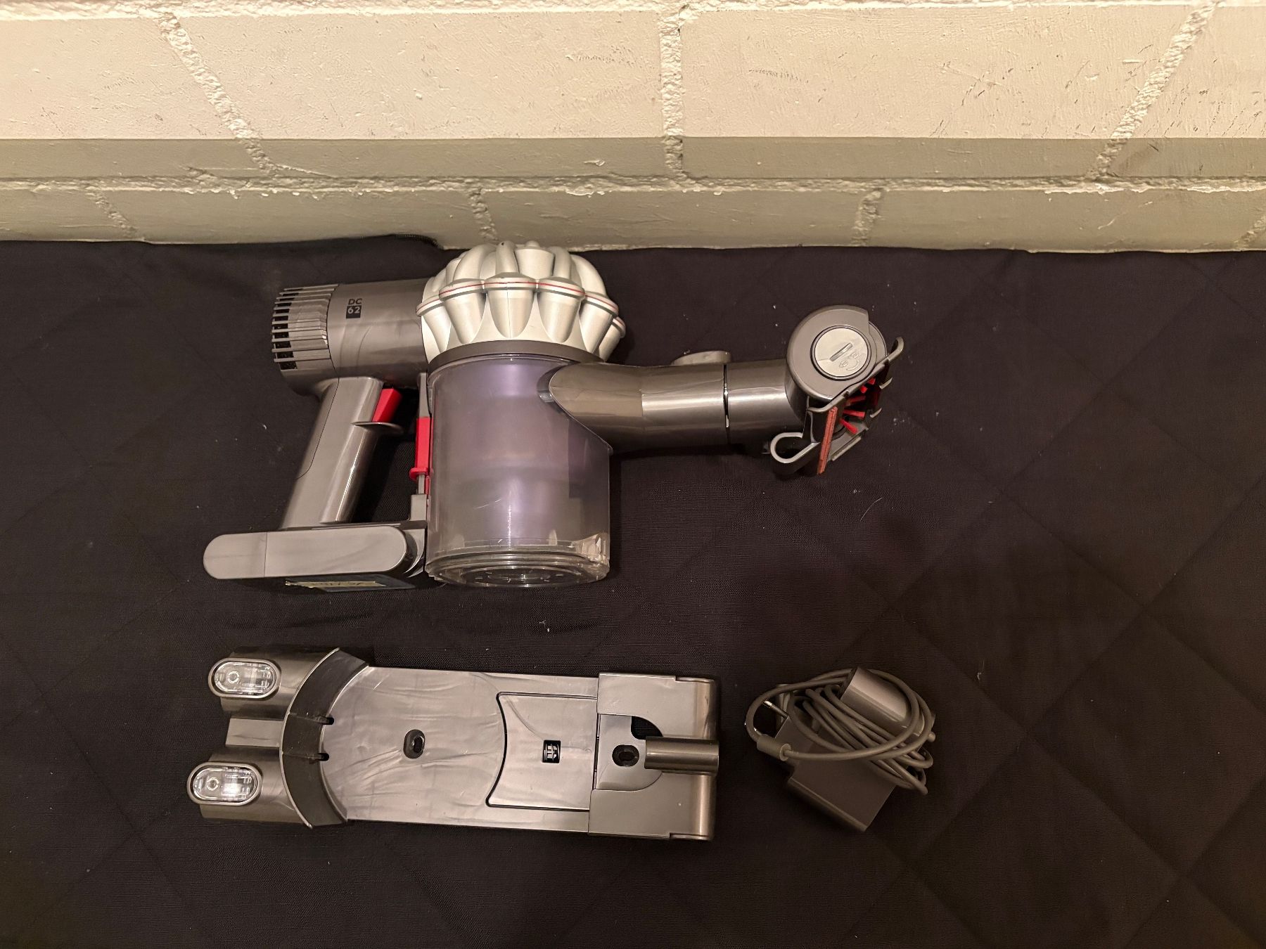 Dyson Aspirapolveri & Accessori: Dyson DC62 Handstaubsauger – Usato da Lausen venduto da sen_jm7c 2