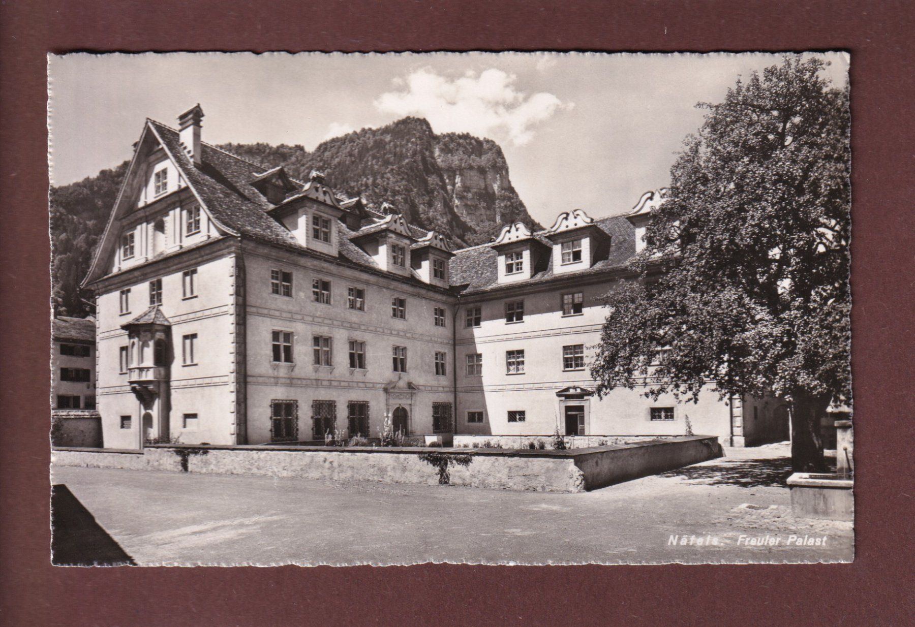 Cartoline postali: NÄFELS - Freuler Palast – Usato da Pully venduto da nicecards