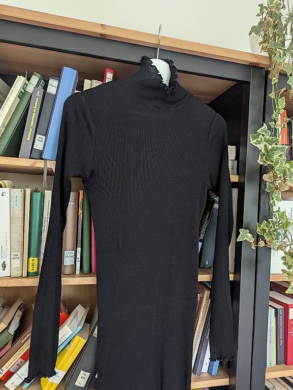 Vestiti: COS schwarzes Rippkleid S – Usato da Zürich venduto da lin_6dtc