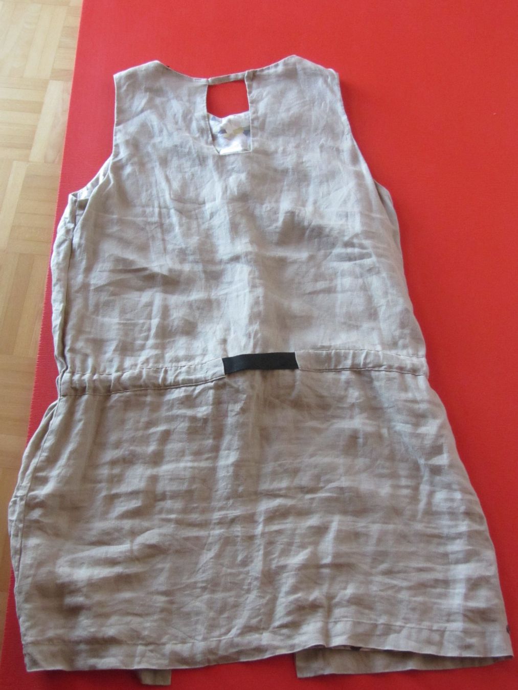 Captain Tortue Kleider: Jolie robe beige en lin 44 – Gebraucht aus Oberried FR von berg04 4