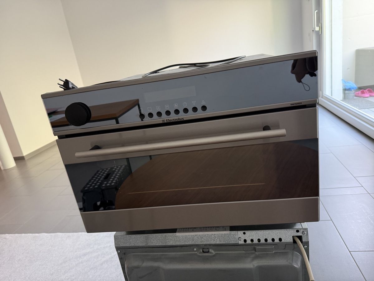 Electrolux Appareils de cuisine: Electrolux Kombi-Steamer / Backofen, Modell EBCSL70CN  – D'occasion à Lufingen par Hafula
