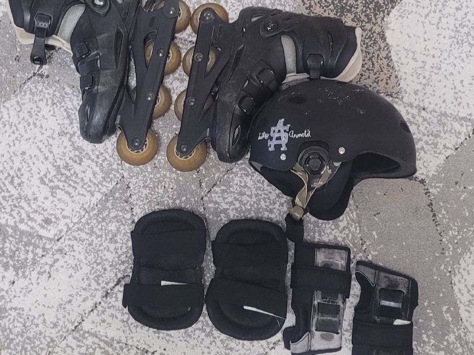 Decathlon Inline-Skating & Rollschuhe: Roller Decathlon 40 casque pro- tec t L + protection – Gebraucht aus Vevey von obi_n8zc 1