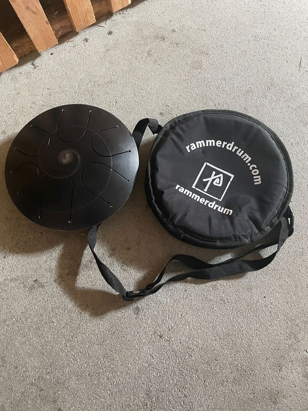 Strumenti musicali: Rammerdrum/Zungentrommel mit Tragetasche – Usato da Eschenbach LU venduto da Stephhofmann