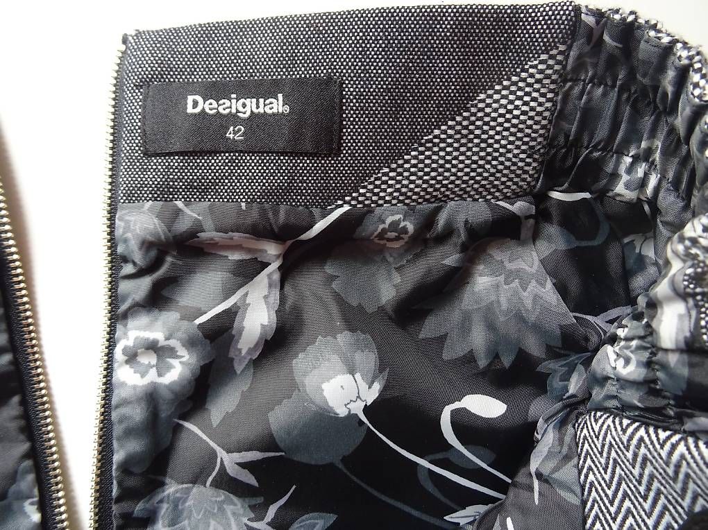 Desigual Gonne: Desigual Jupe – Usato da Niederbipp venduto da PiaZ01 1