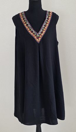 Schwarzes Sommerkleid mit Stickerei V-Ausschnitt Gr. L 🌻