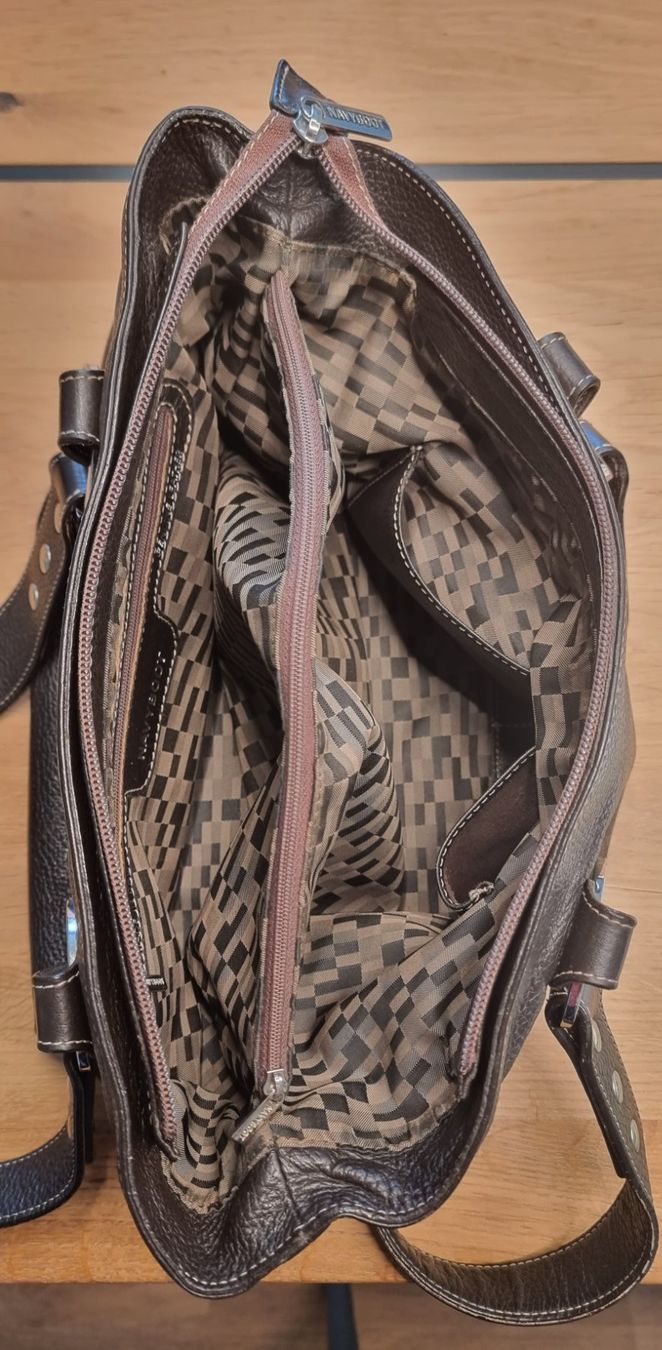 Navyboot Taschen für Damen: Navyboot Leder Umhängetasche – Gebraucht aus Dielsdorf von meret07 5