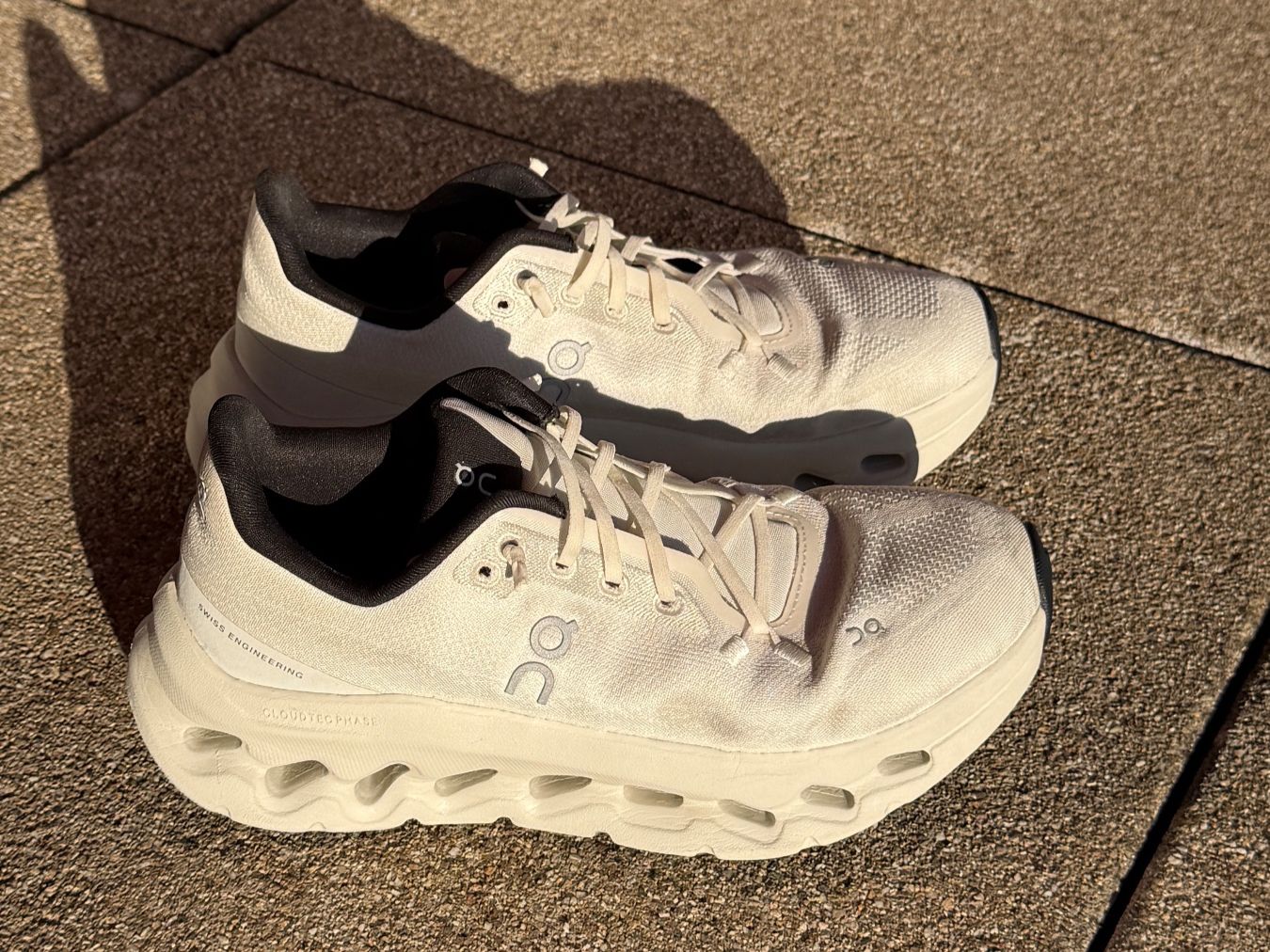 On Scarpe da donna: ON Schuhe Cloudtilt Grösse 37.5 weiss – Usato da Winterthur venduto da xywint