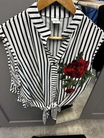 Sommer Bluse gestreift mit Rose Gr. M, neuwertig!