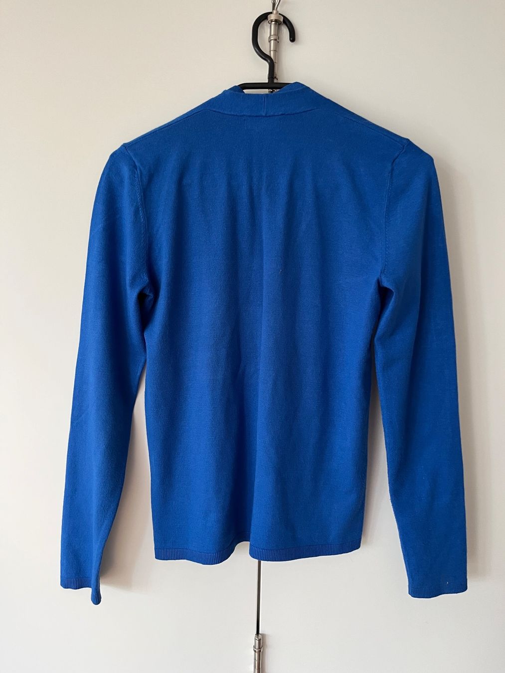 Sisley Pullover & Sweatshirts: Sisley Pullover blau V-Neck Viskose – Gebraucht aus Gümligen von blackberrys 1