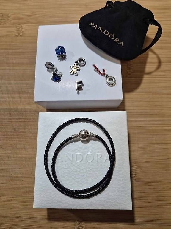 Armbänder & -reifen: Bracelet Pandora avec 5 charms – Gebraucht aus Lausanne von Fabinon