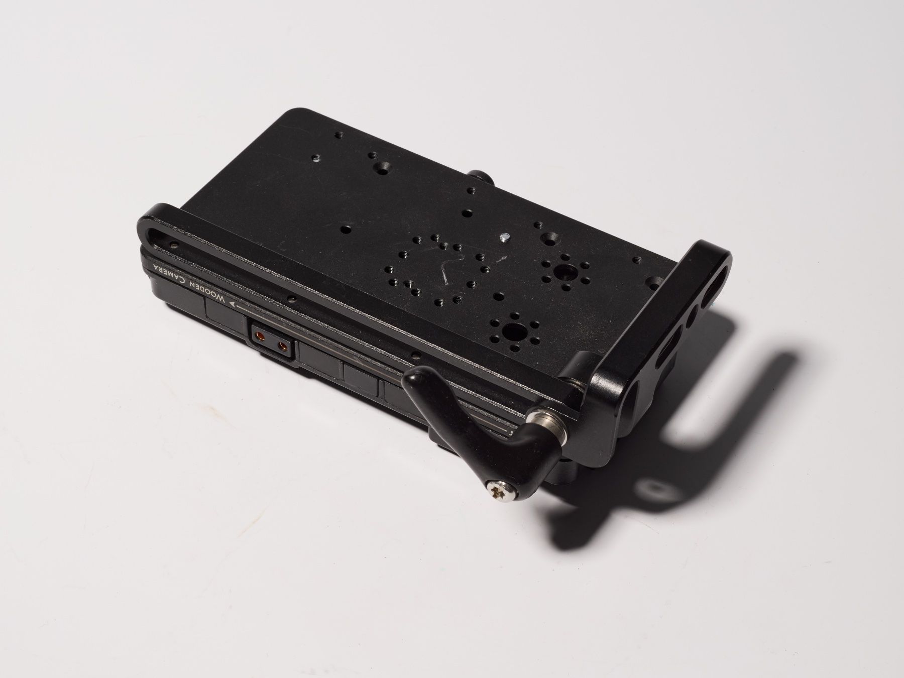 Supporti a parete: Wooden Camera V-Mount Battery Sled / Plate – Usato da Zürich venduto da patrickroppel 1