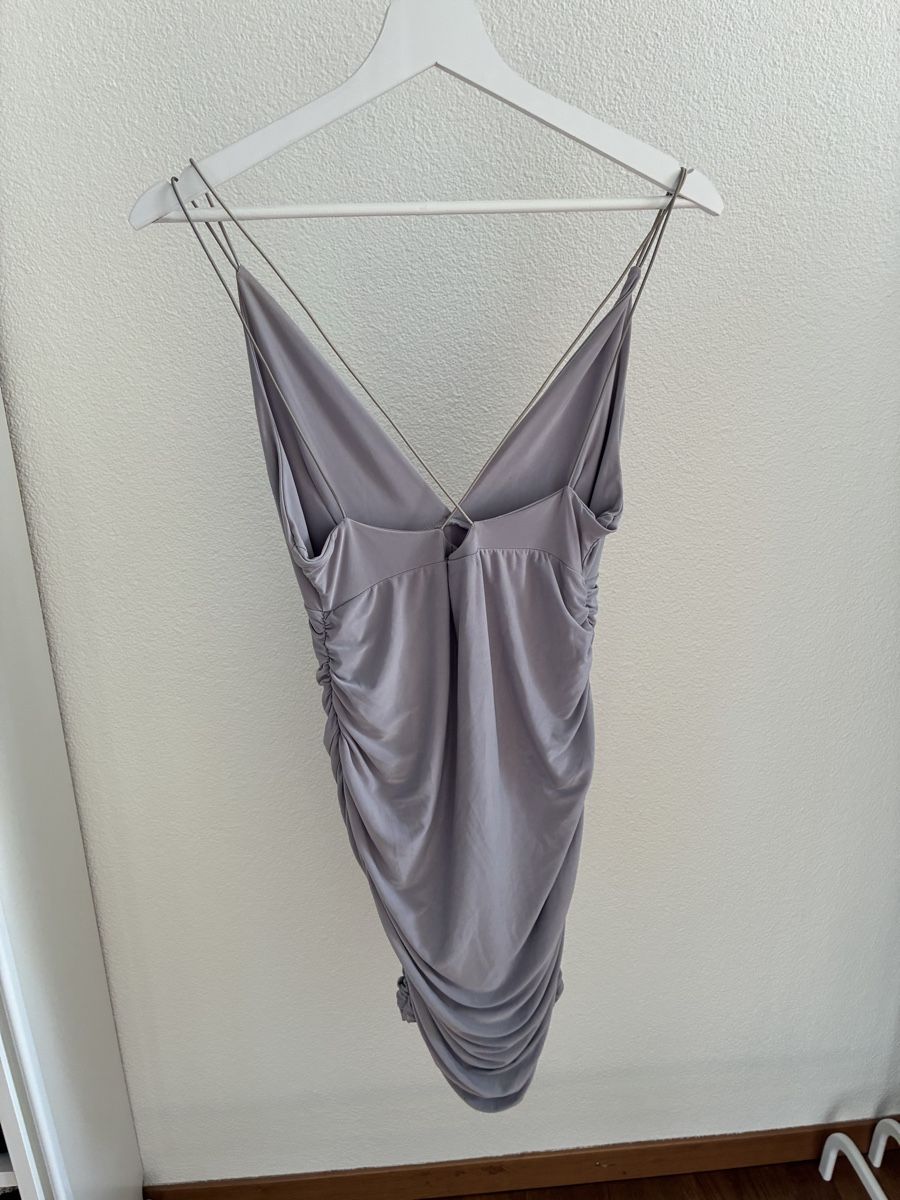 Vestiti: Robe Missguided courte drapée gris taille standard – Usato da Zürich venduto da bia_m6bq 1
