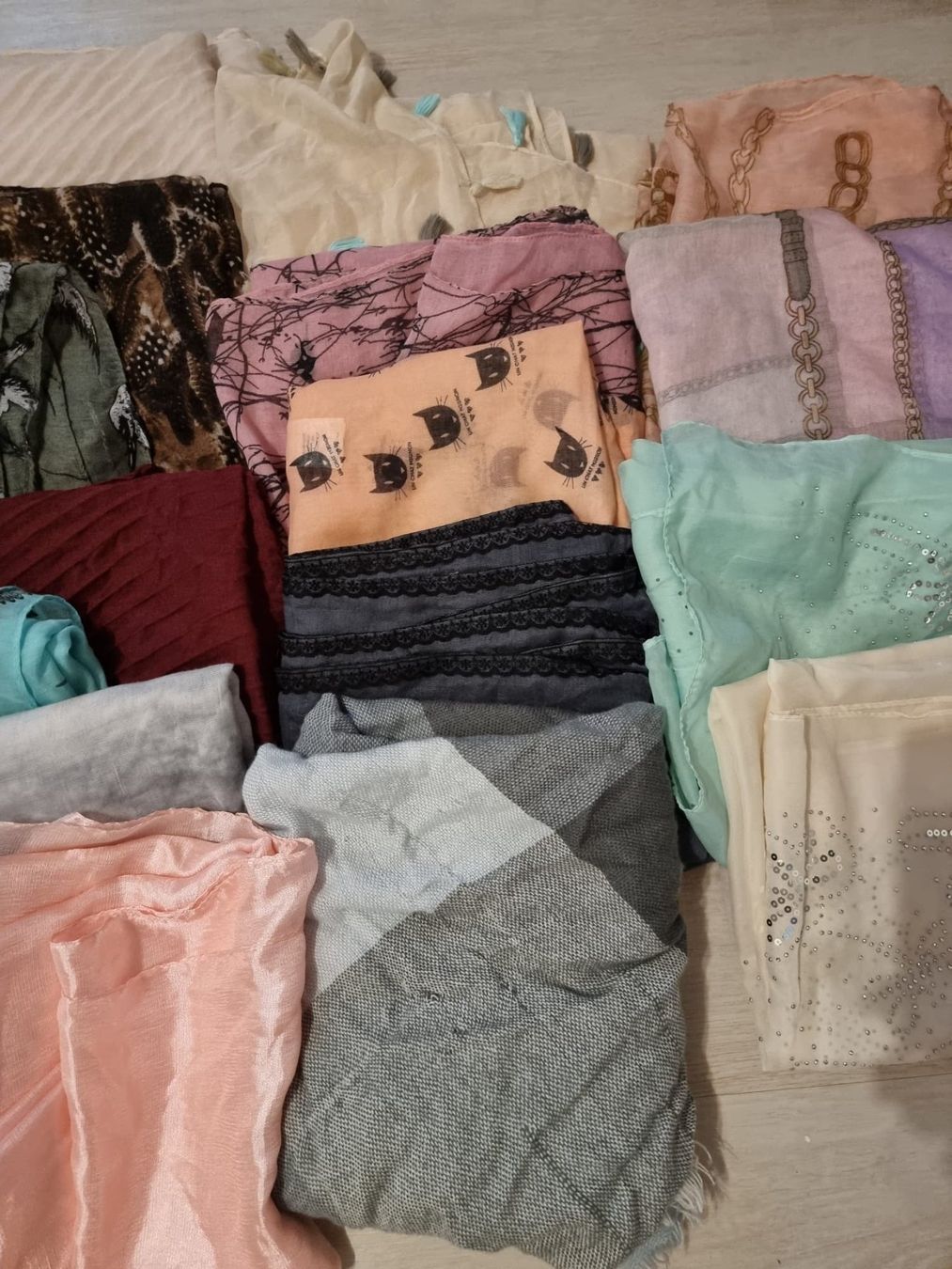 Foulard & Sciarpe: 18 Schals, Loops, Halstücher – Nuovo (secondo la descrizione) da Schübelbach venduto da chinchilla84 1
