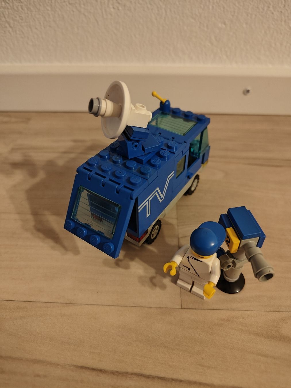 Lego Baukästen: Lego 6661: TV Wagen – Gebraucht aus Tuggen von Basinger 2