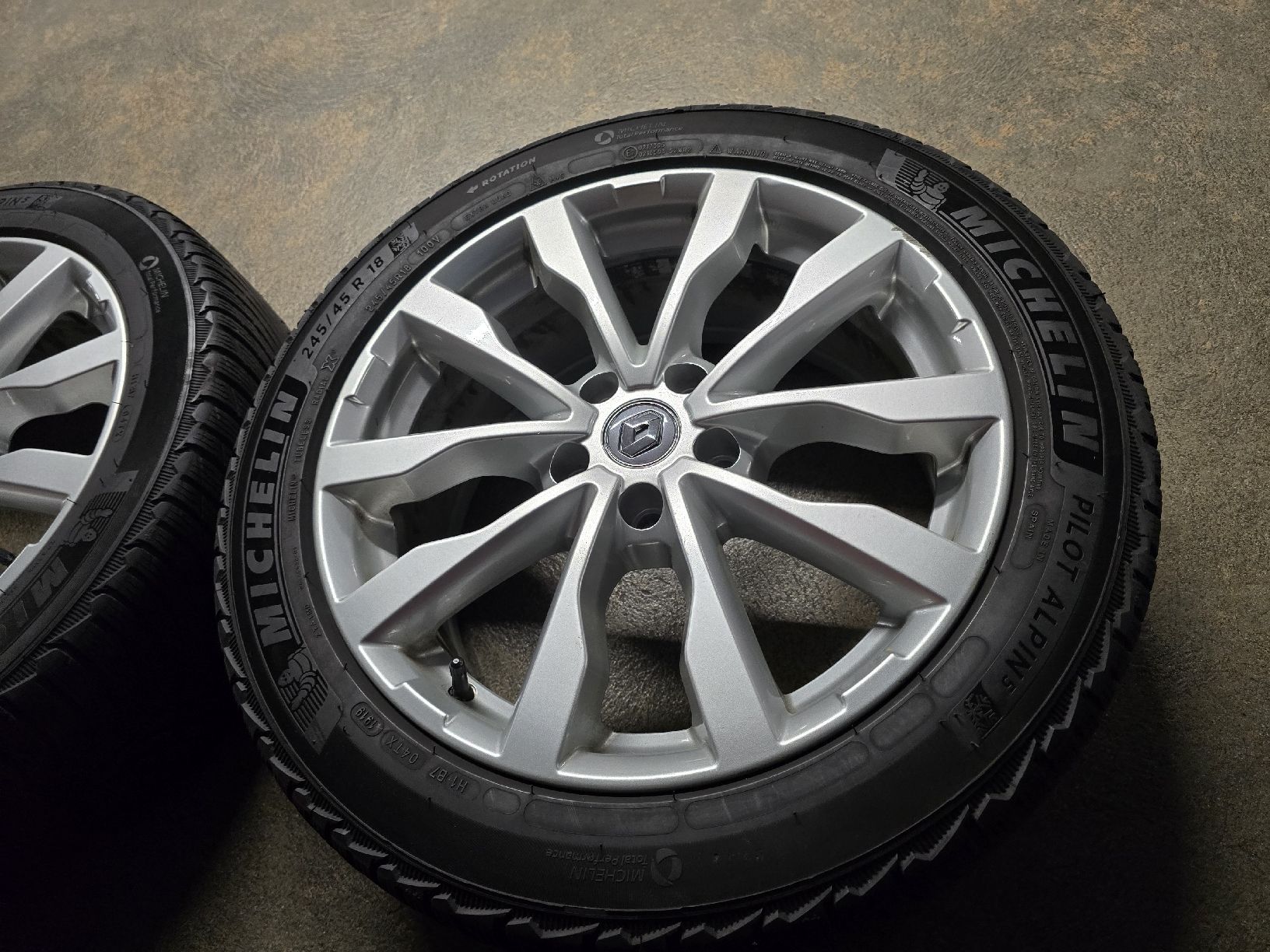 Pneus & Kompletträder: Winterräder Renault 18 zoll 5x114.3 – Gebraucht aus Buchs AG von adz_wf9f 1