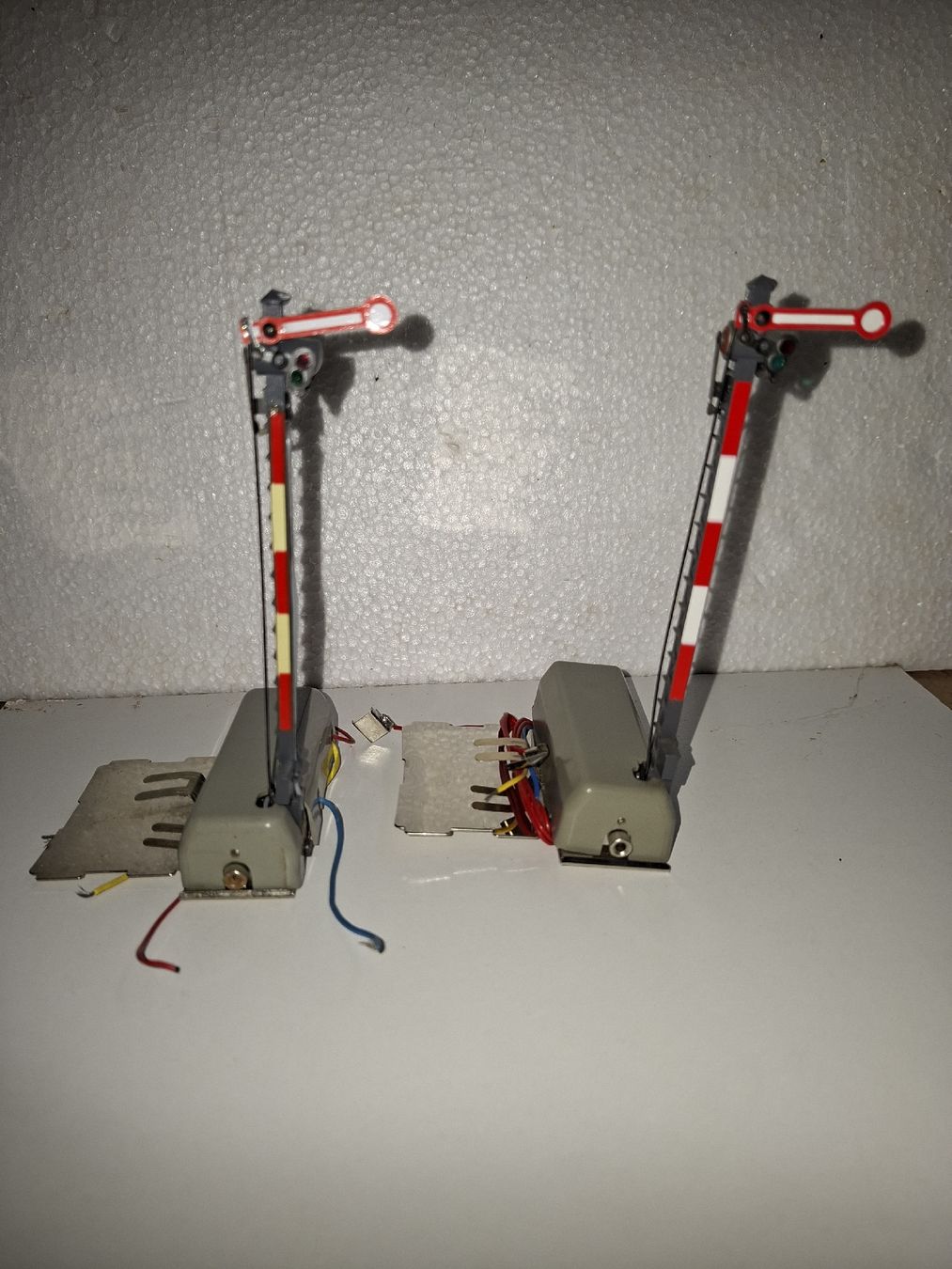 Märklin Modellini di ferrovie: 2x signaux 7039 – Usato da Valeyres sous Rances venduto da Joli58