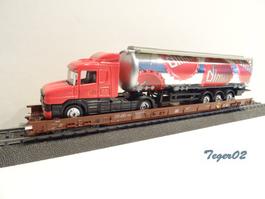 Märklin. H0 4741 Hupac-Zwischen-Wagen mit LKW 13.