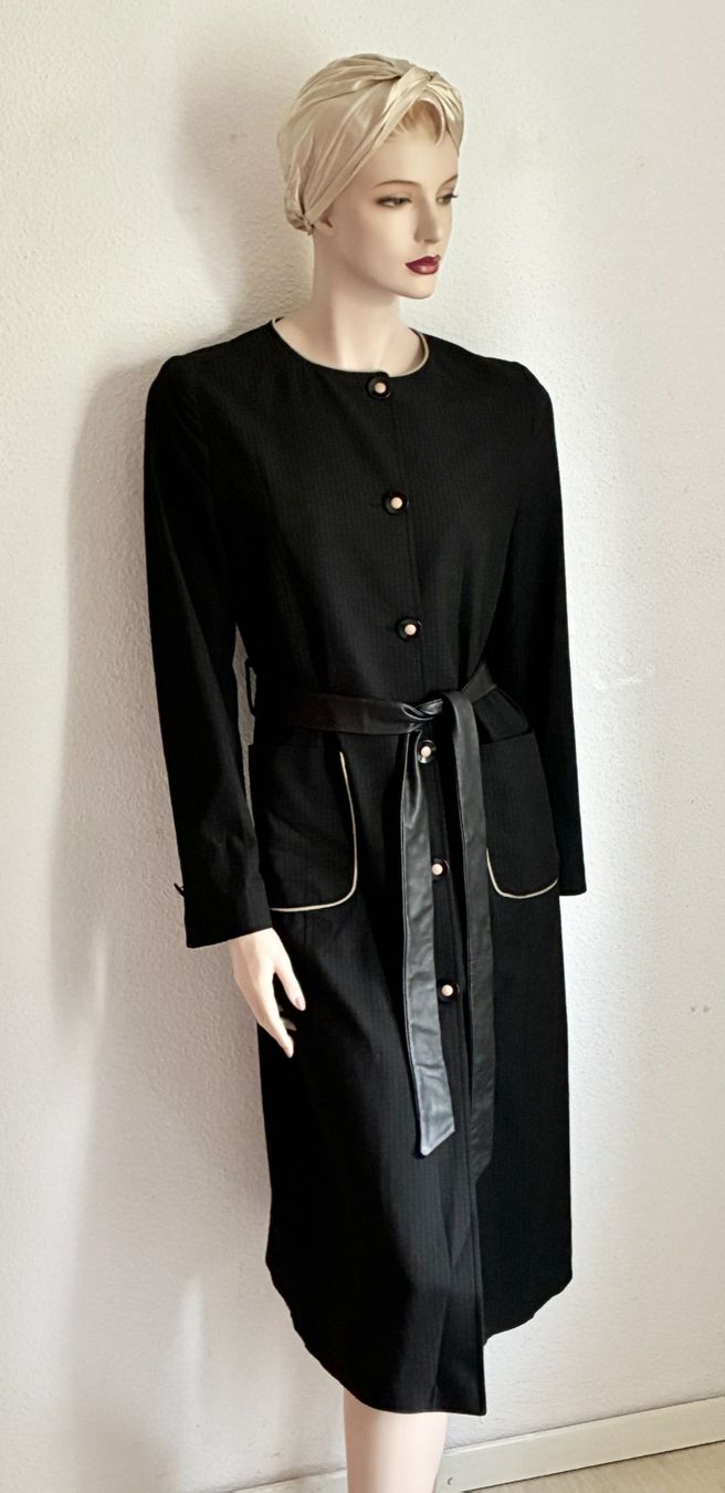 Vestiti: Schwarzes Baumwoll Mantelkleid mit Ledergürtel – Usato da Kloten venduto da Nephty 2